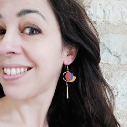 Boucles d'oreilles pendantes colorées en cuir terracotta violet et jaune