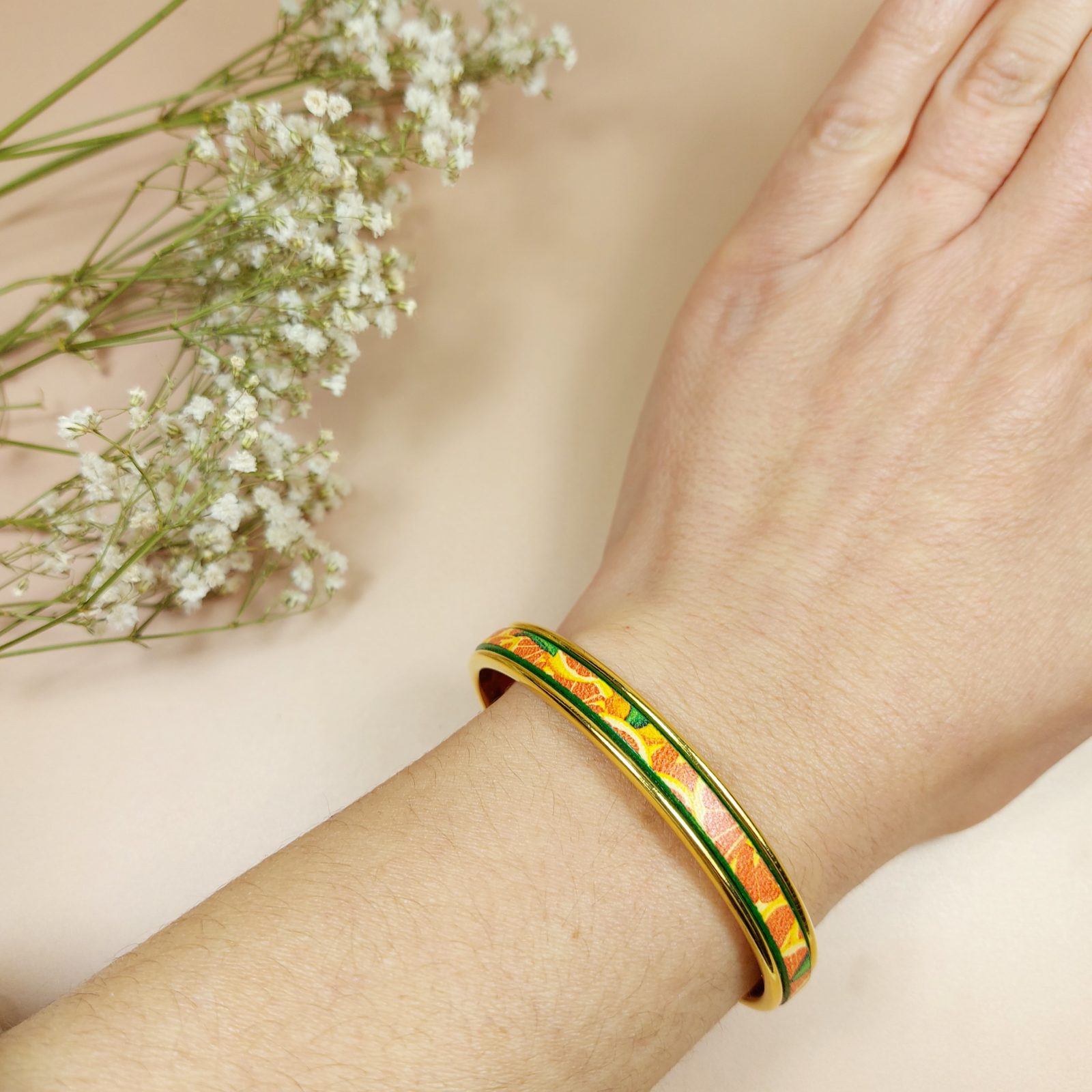 Bracelet jonc cuir orange finition dorée