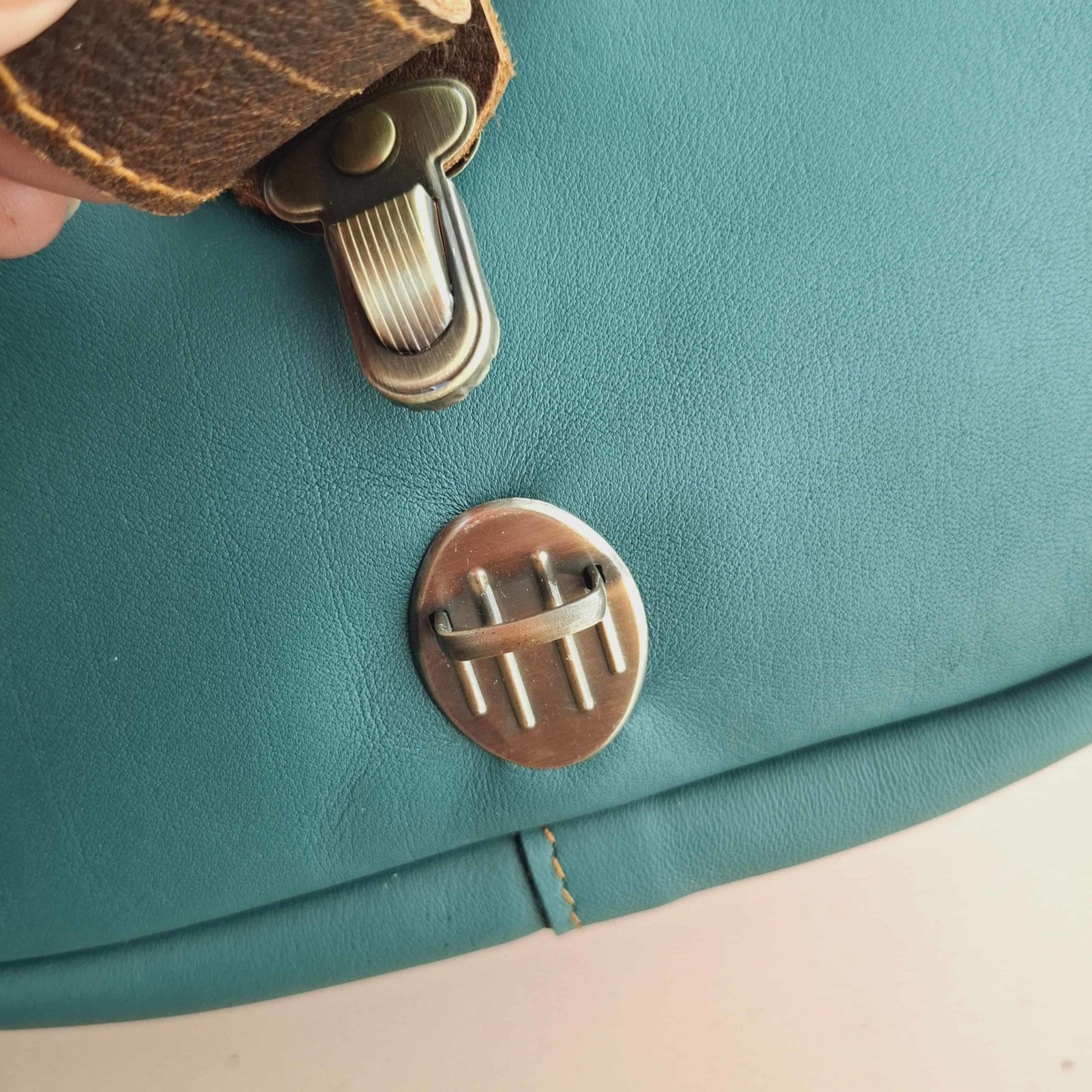 Sac cuir vert ouverture facile