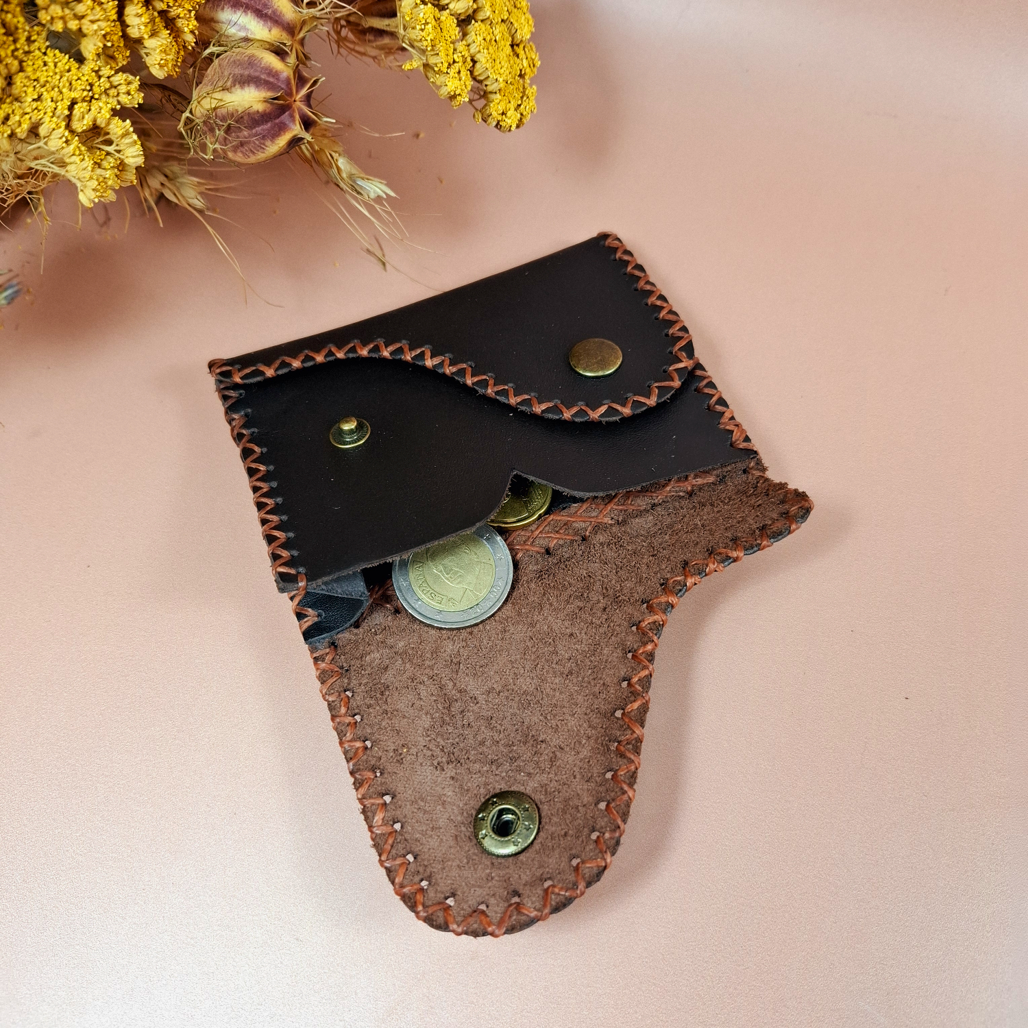 Porte-monnaie et porte-cartes en cuir marron foncé