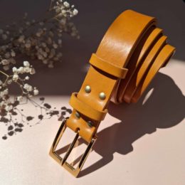 ceinture jaune cuir boucle dorée