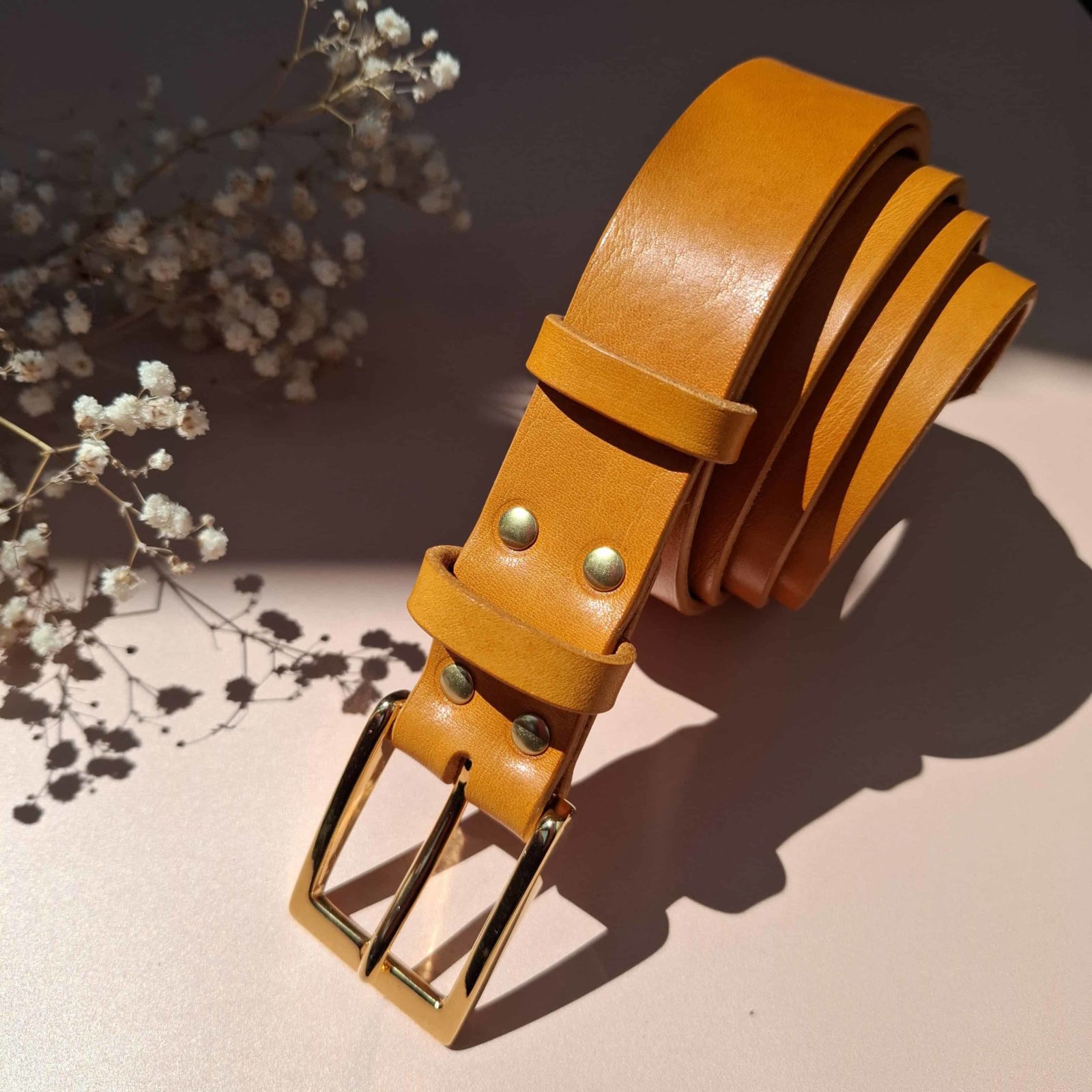 ceinture jaune cuir boucle dorée