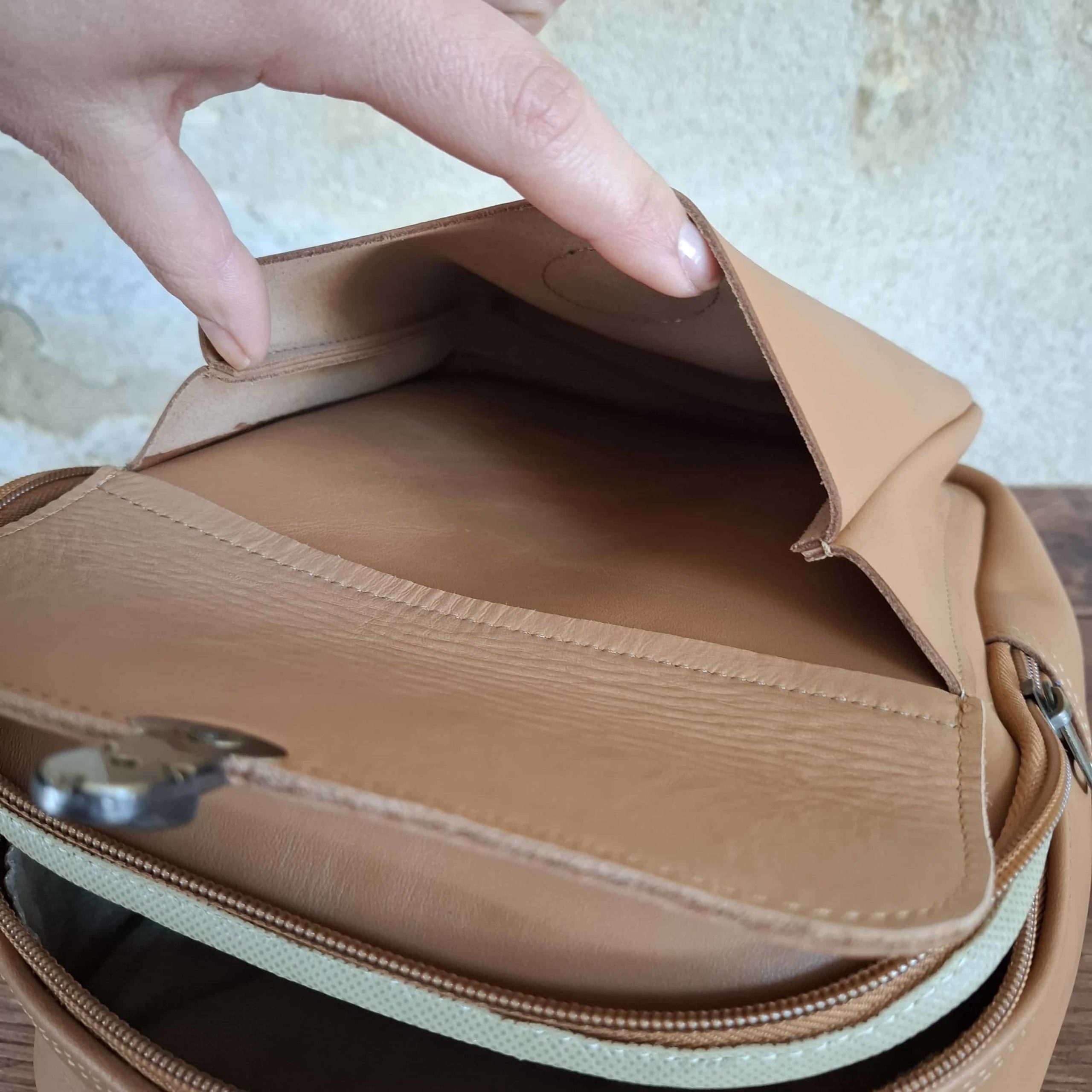 petit sac à dos convertible cuir crème