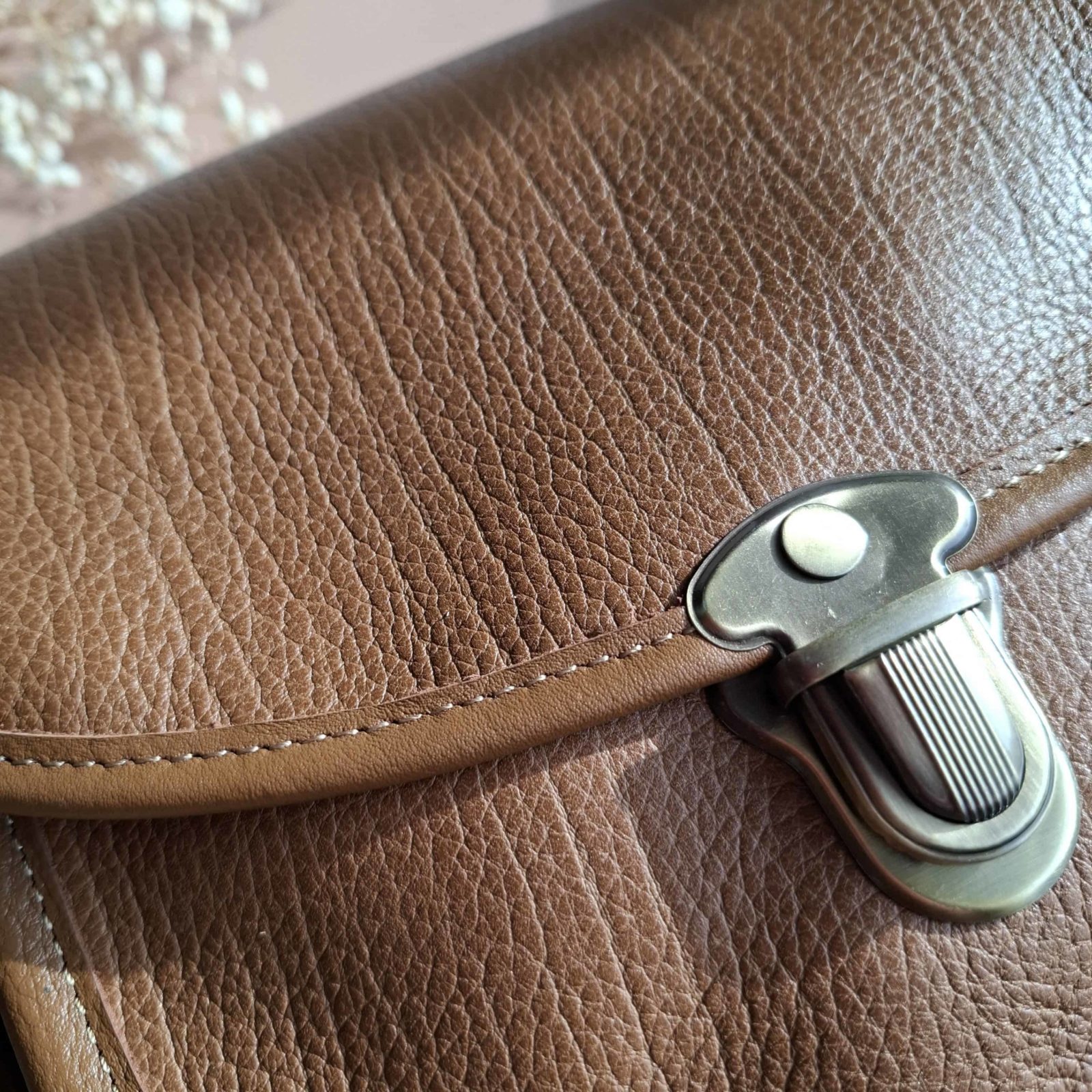 Sac arrondi cuir grainé camel