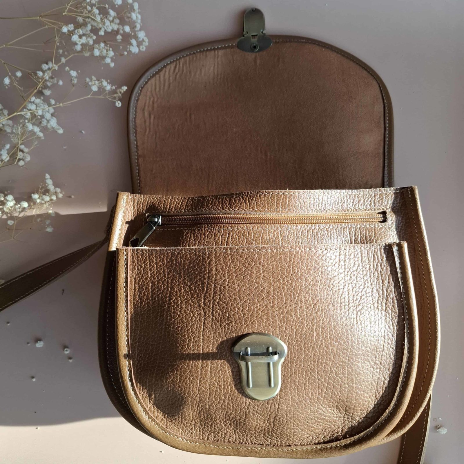Sac arrondi cuir grainé camel